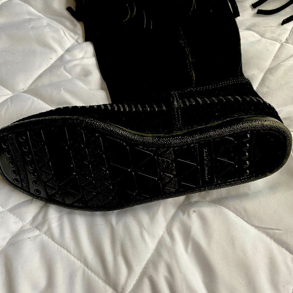 Minnetonka Moccasin booties never worn size 6.5